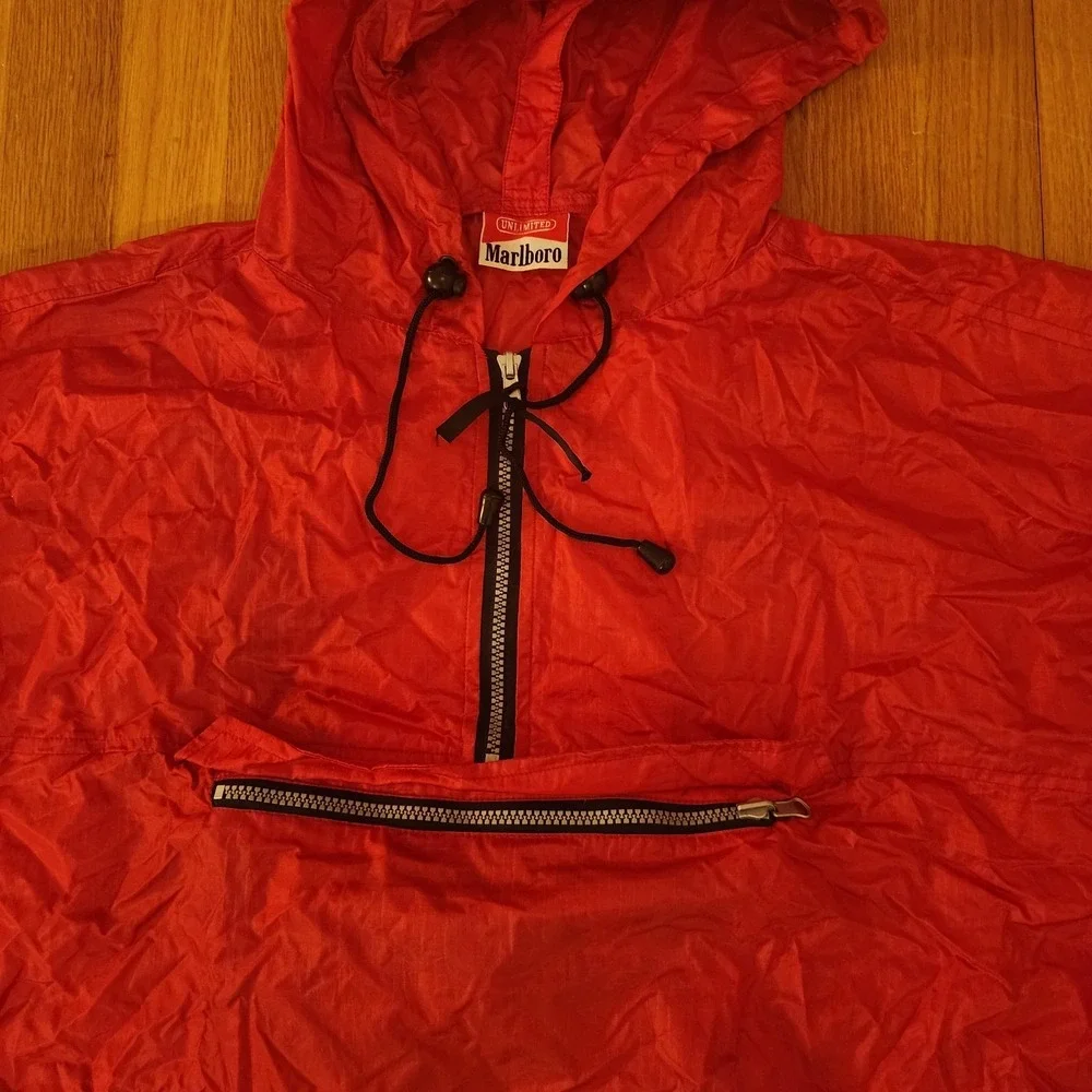 Vintage Marlboro Unlimited Red Pullover Rain Jacket Windbreaker/Bag Size XL - Picture 4 of 14